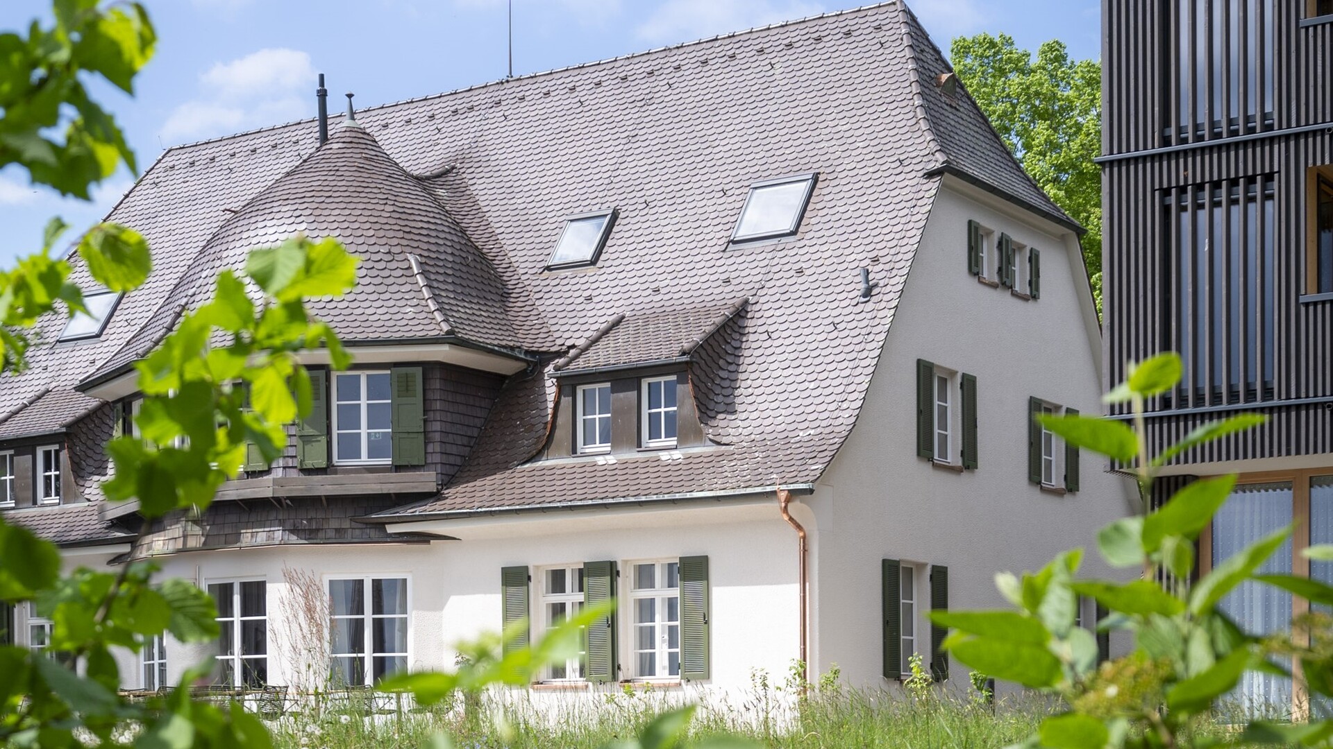 Denkmalgeschützte und sanierte Villa Gminder im Seegut Zeppelin