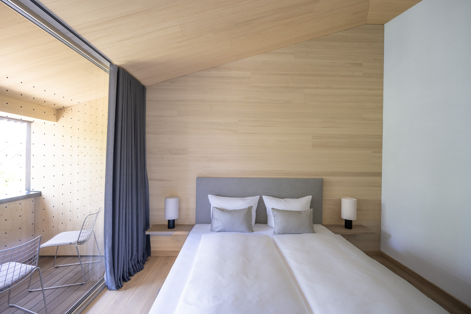 Doppelbett im Gartenzimmer Weitblick des Seegut Zeppelin am Bodensee