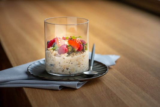 Angerichtetes Müsli zum Frühstück – Seegut Zeppelin